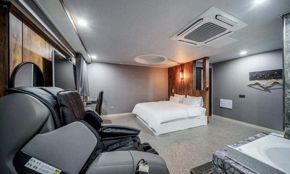 G7 Hotel Dongducheon Экстерьер фото